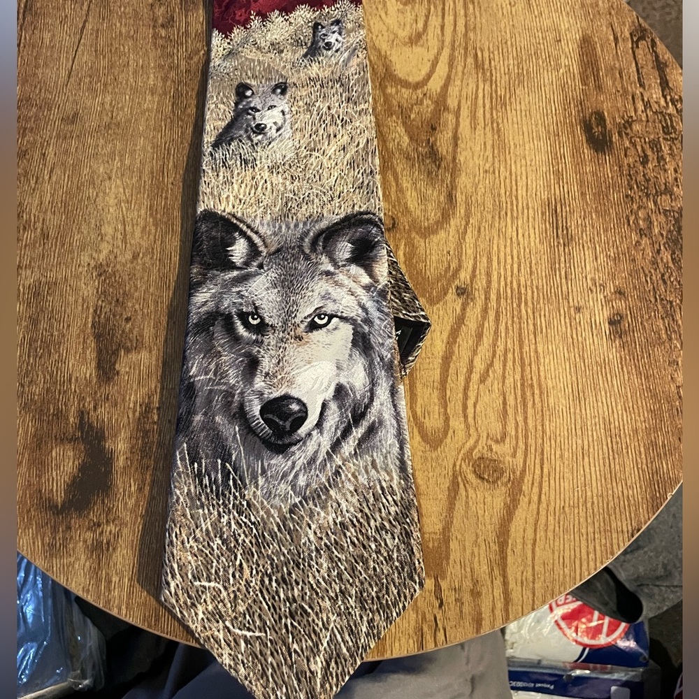 Mens Endangered Species Wolf 100% silk tie